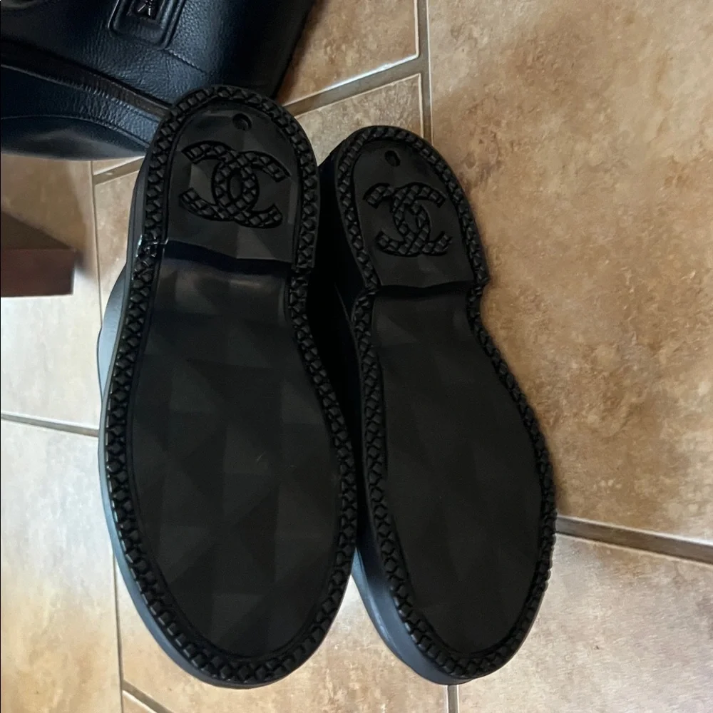 CHANEL Black and White Women's Rubber Rain Boots Wellies  7.5 size 38 Logo New - Picture 4 of 7